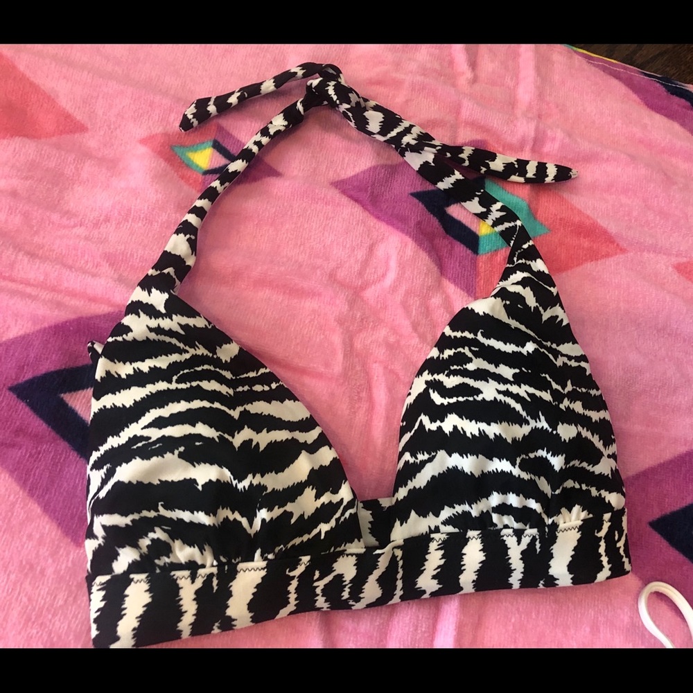 Victoria’s Secret Bikini & White Old Navy Bottom - Picture 3 of 5